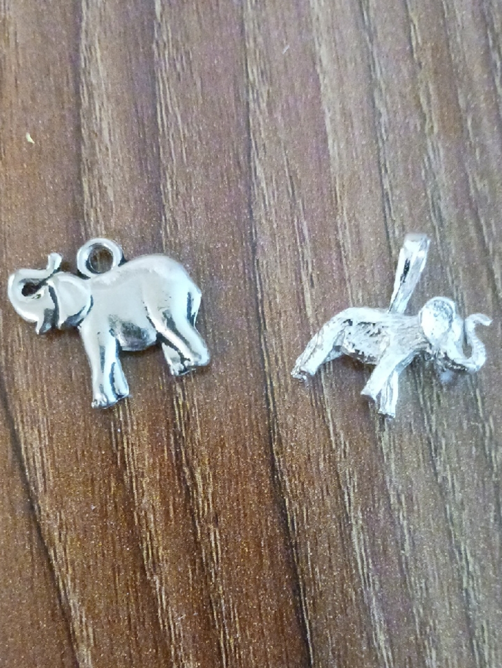 Source Unknown Silver Tone Elephant  Charm Pair